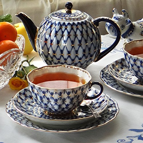 Imperial / Lomonosov Porcelain Teapot 'Tulip Cobalt Net'
