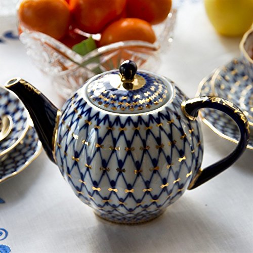Imperial / Lomonosov Porcelain Teapot 'Tulip Cobalt Net'